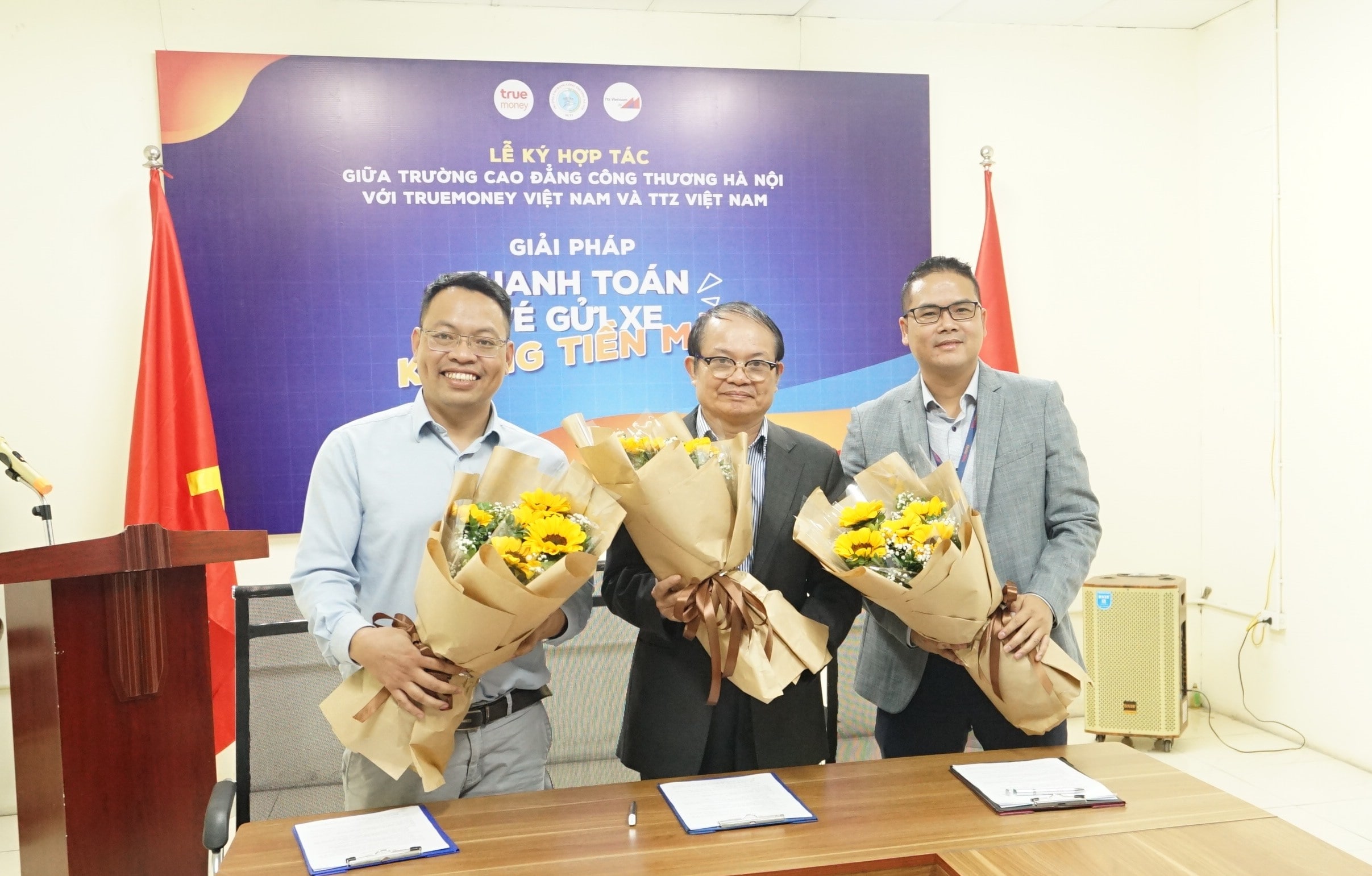 CHƯƠNG TRÌNH GỬI XE KHÔNG TIỀN MẶT ĐÃ CHÍNH THỨC KHỞI ĐỘNG TẠI TRƯỜNG CAO ĐẲNG CÔNG THƯƠNG HÀ NỘI (HCIT)